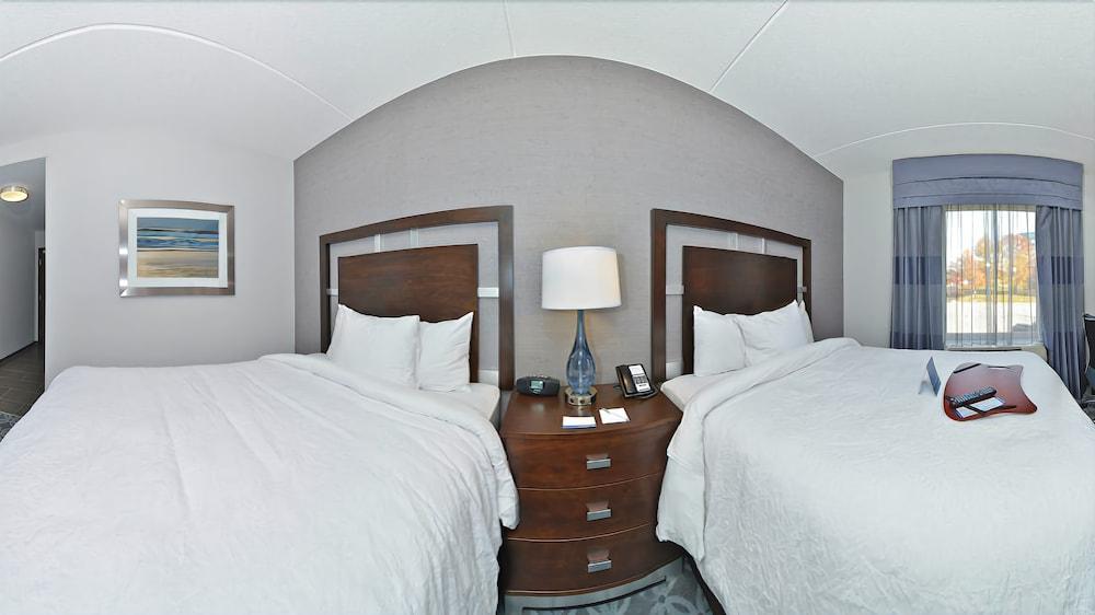 Hampton Inn & Suites Greensboro/Coliseum Area Esterno foto