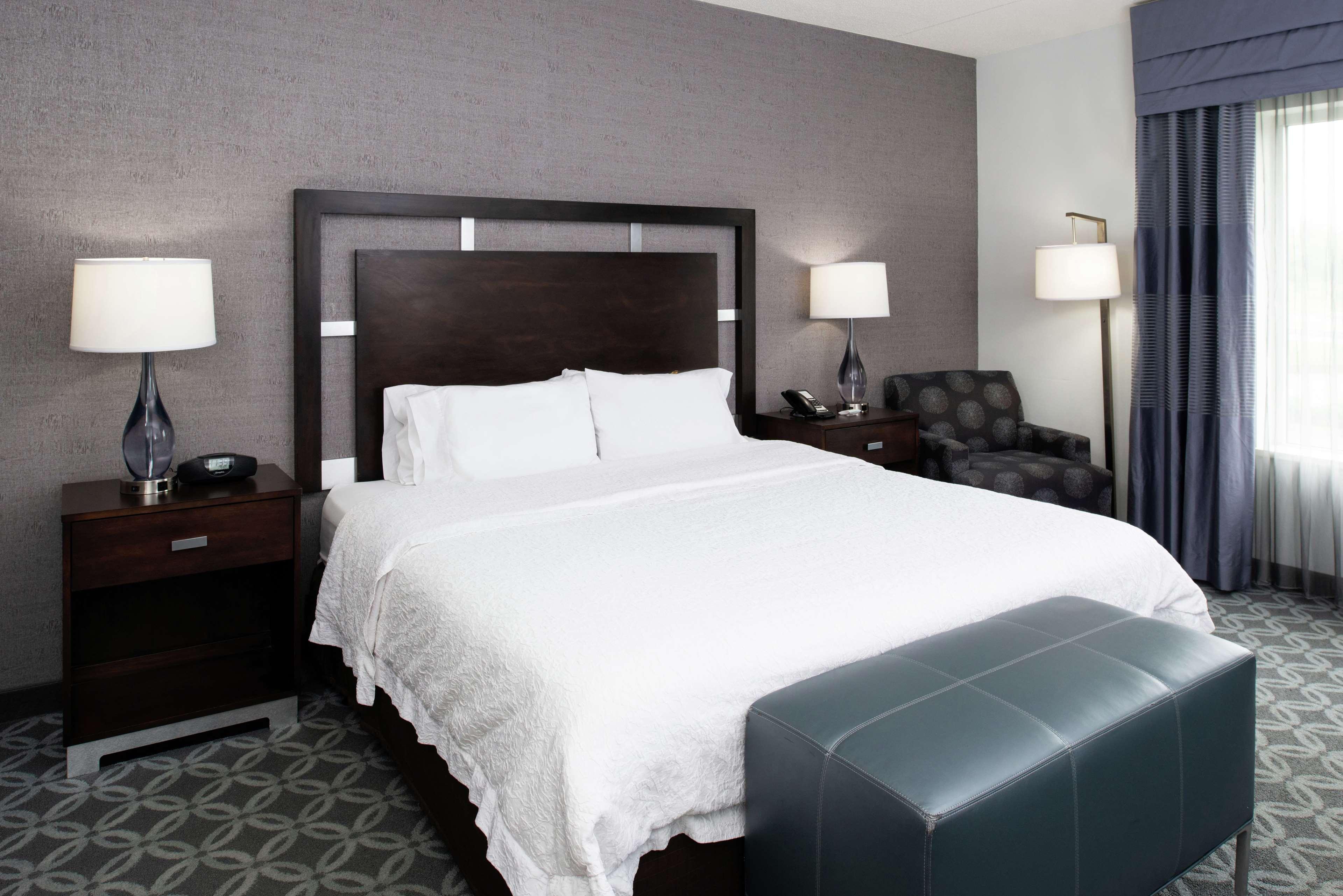 Hampton Inn & Suites Greensboro/Coliseum Area Esterno foto