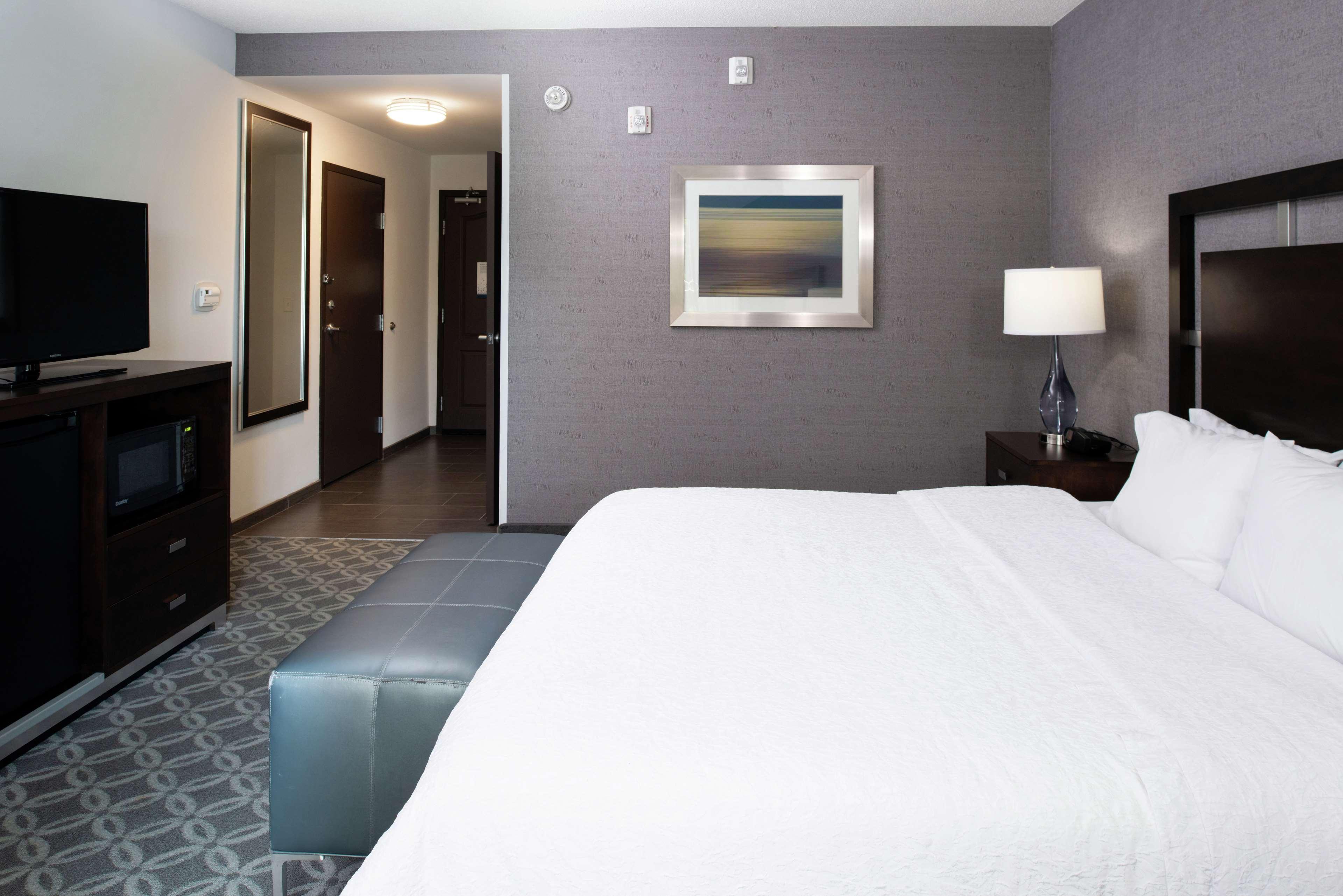 Hampton Inn & Suites Greensboro/Coliseum Area Esterno foto