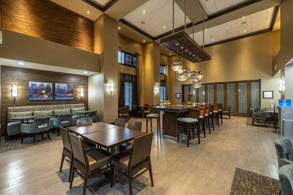 Hampton Inn & Suites Greensboro/Coliseum Area Esterno foto