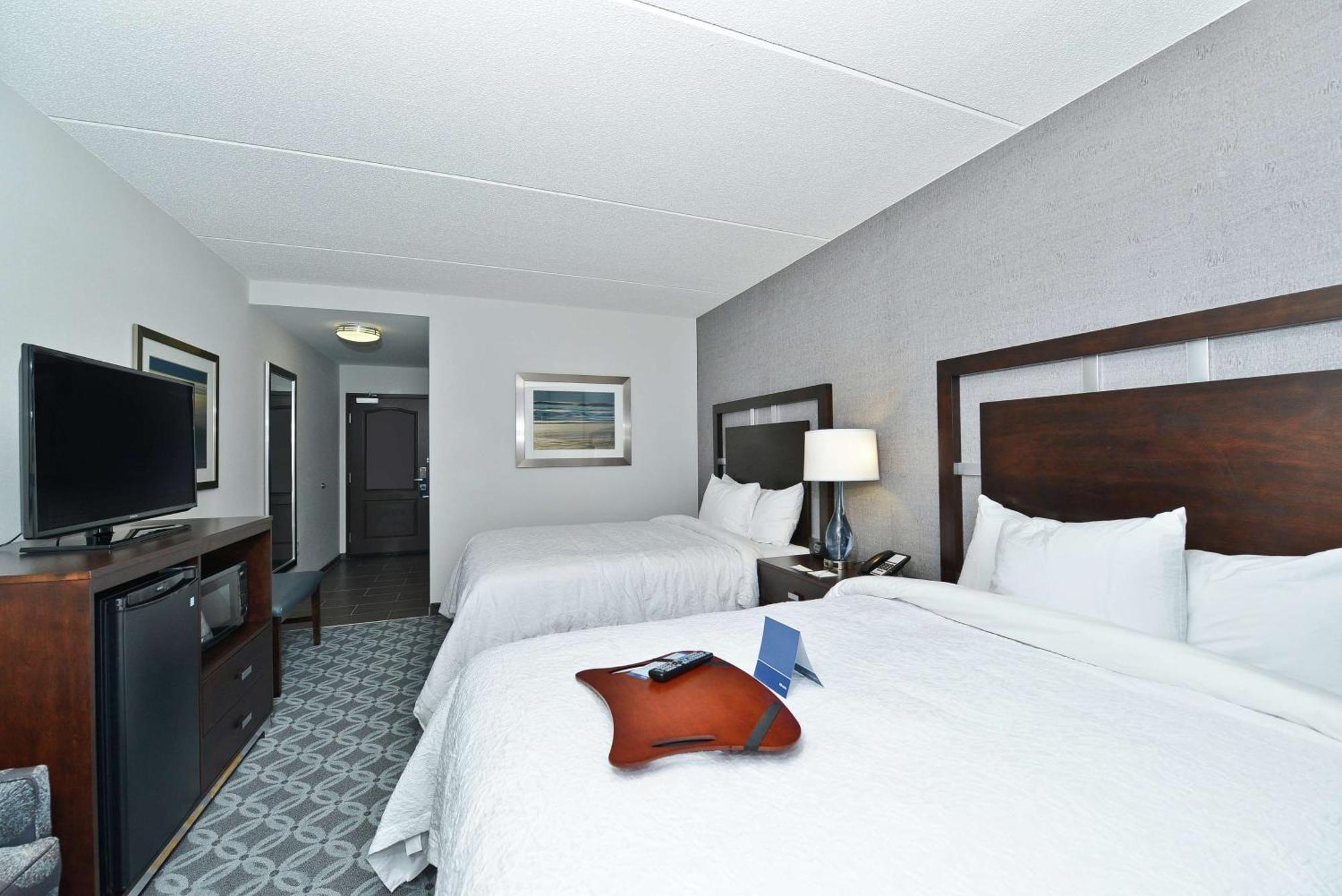 Hampton Inn & Suites Greensboro/Coliseum Area Esterno foto