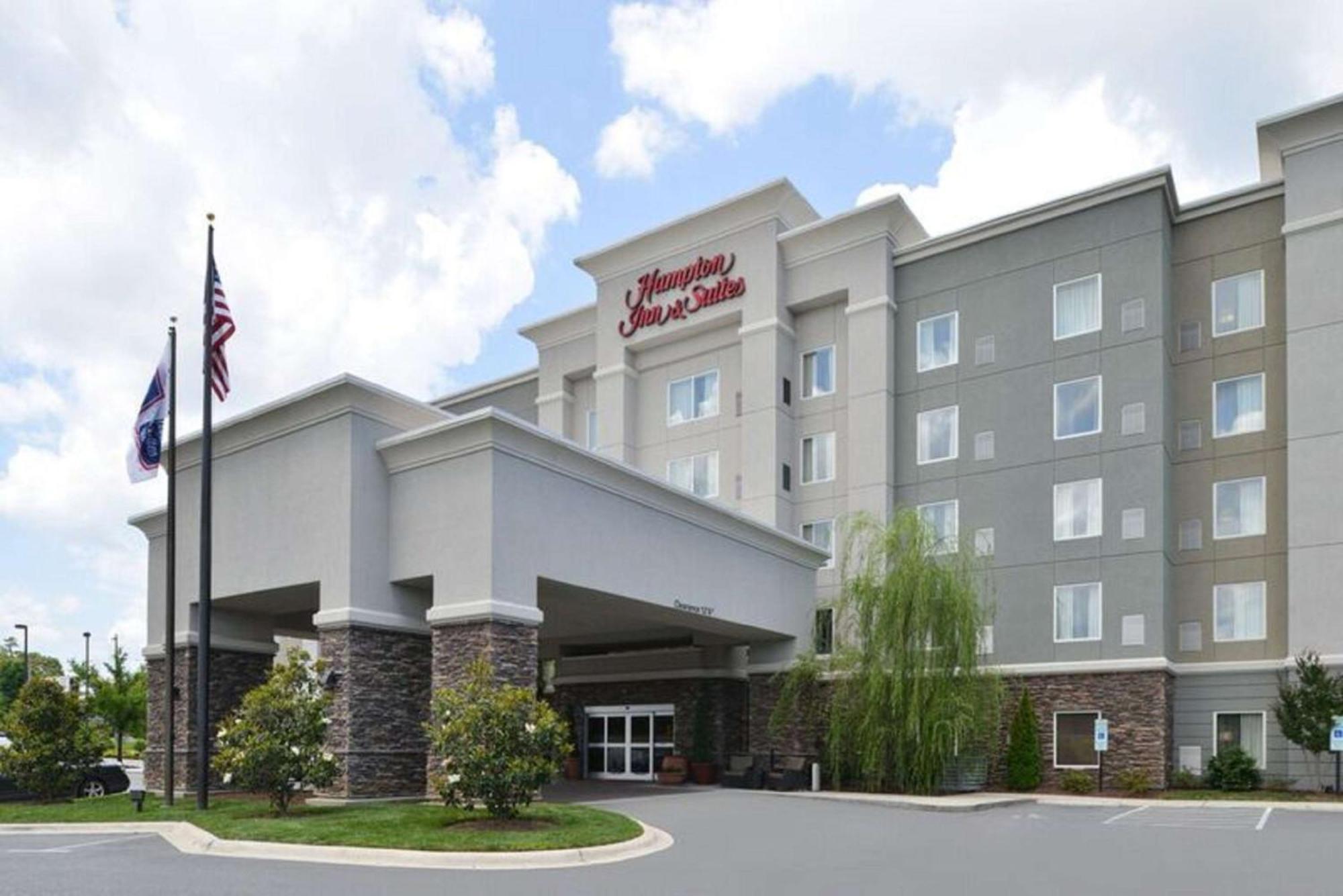 Hampton Inn & Suites Greensboro/Coliseum Area Esterno foto