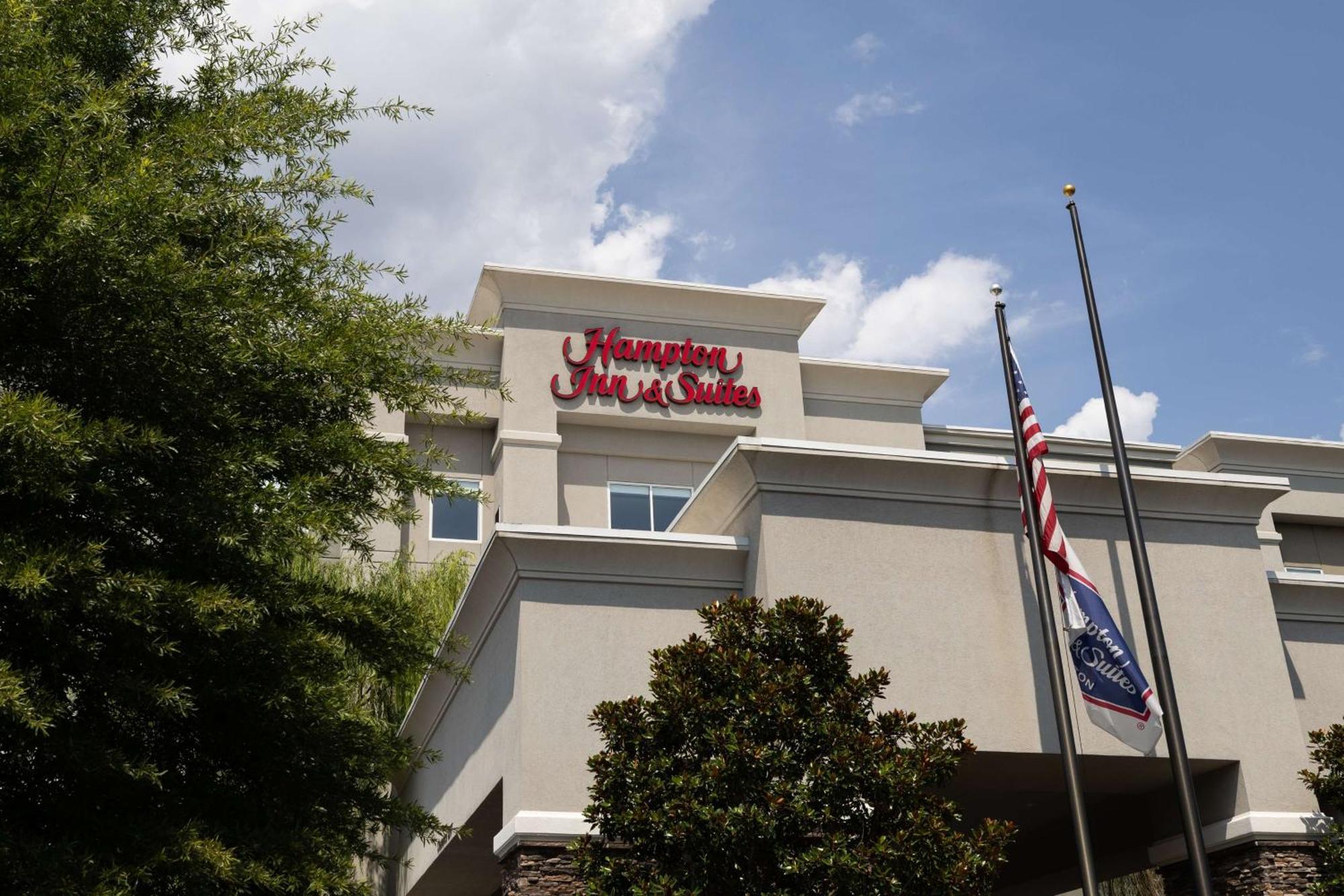 Hampton Inn & Suites Greensboro/Coliseum Area Esterno foto